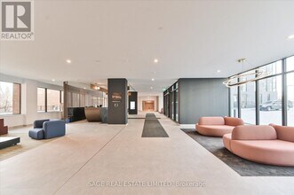 1 Quarrington Lane in North York, ON - Building Photo - Building Photo