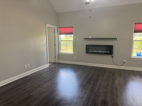 5706 Hidden Creek in Smyrna, TN - Foto de edificio - Building Photo