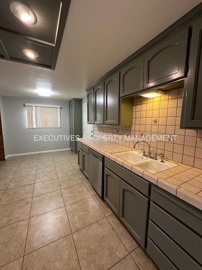 3220 Dakota St in Atwater, CA - Building Photo - Building Photo