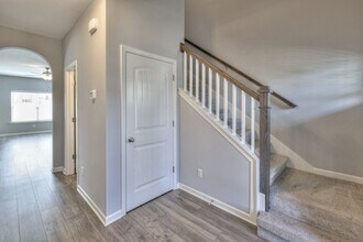 212 Eusa Cantrell Ln in Smyrna, TN - Foto de edificio - Building Photo