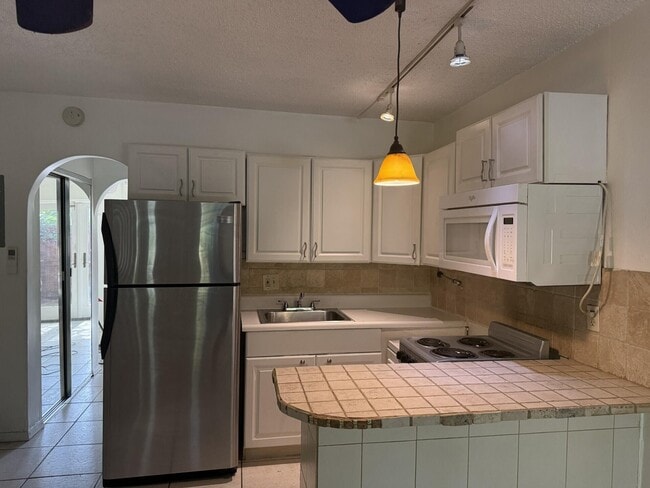 property at 3251 SW 44th St