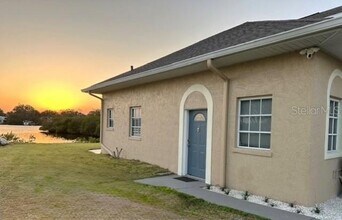 498 Buena Vista Dr in Nokomis, FL - Building Photo - Building Photo