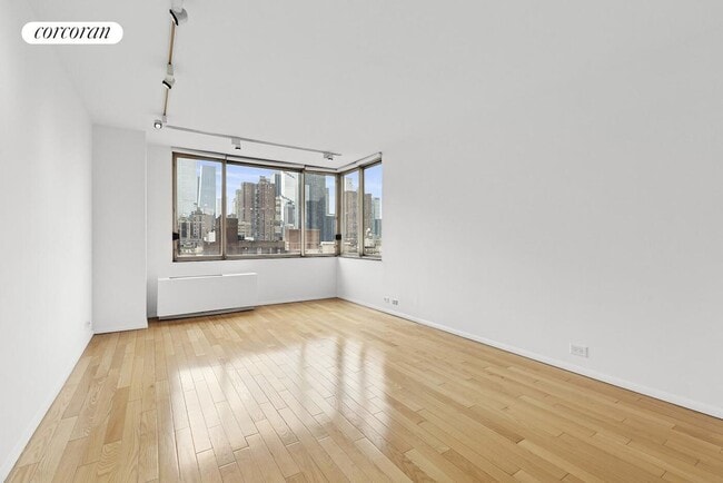 350 W 50th St in New York, NY - Building Photo - Building Photo