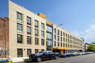 811 Lexington Ave in Brooklyn, NY - Building Photo - Building Photo