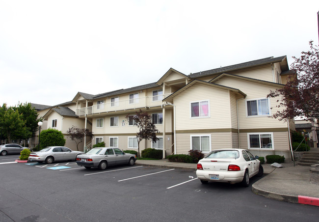 Family Tree Apartments in Everett, WA - Building Photo - Building Photo