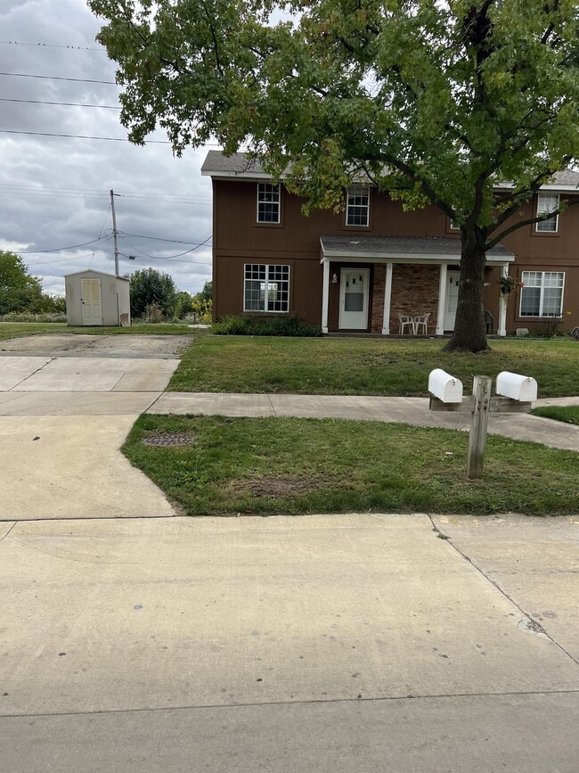 property at 2003 E Florida Ave