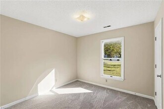 305 Appledore Ct in Winston-Salem, NC - Building Photo - Building Photo