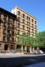 214 W 17th St in New York, NY - Building Photo - Building Photo