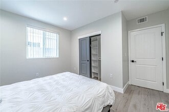 433 W Gage Ave in Los Angeles, CA - Building Photo - Building Photo
