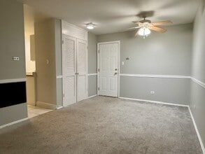 930 Beau Dr in Des Plaines, IL - Building Photo - Building Photo