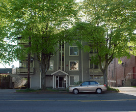 7814 Greenwood Ave in Seattle, WA - Building Photo - Building Photo