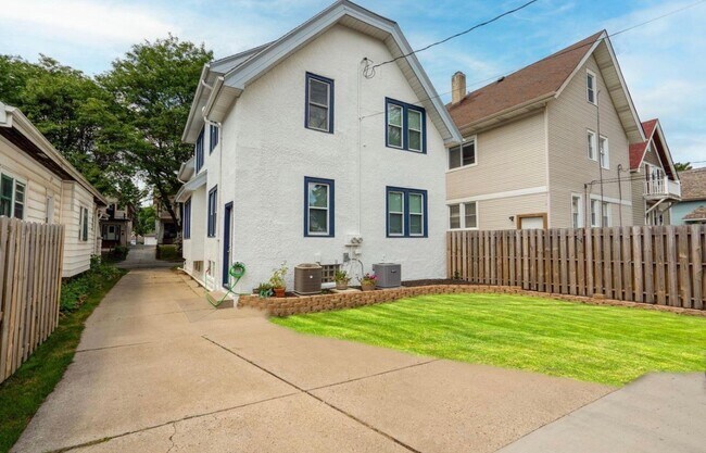 2346 N 65th St photo'
