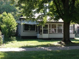 1110 Dallas Ave SE in Grand Rapids, MI - Building Photo