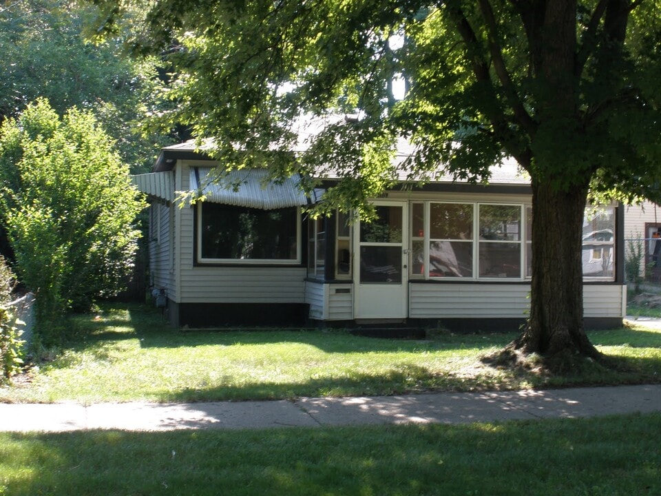 1110 Dallas Ave SE in Grand Rapids, MI - Building Photo