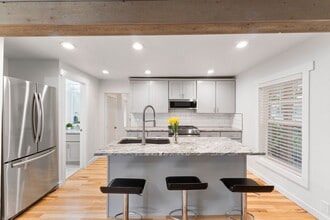 1016 E Lakeside Ave in Coeur d'Alene, ID - Building Photo - Building Photo