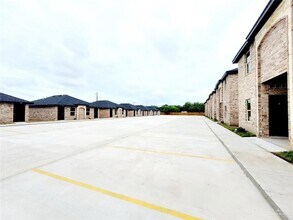 1105 W Kennedy St in Pharr, TX - Building Photo - Building Photo