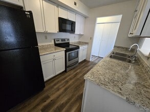 618 Aubrey Dr in Virginia Beach, VA - Building Photo - Building Photo