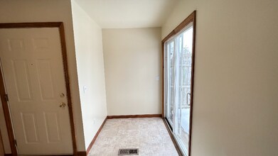 1052 Community Rd in Schenectady, NY - Foto de edificio - Building Photo