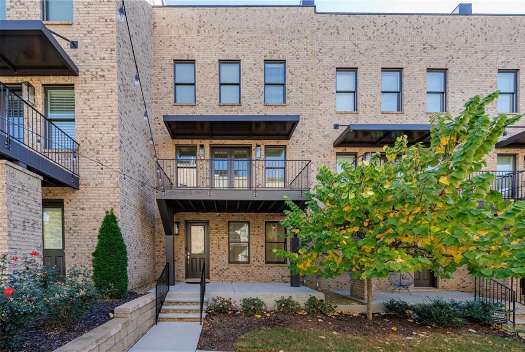 1032 Robert Smalls Wy in Atlanta, GA - Building Photo