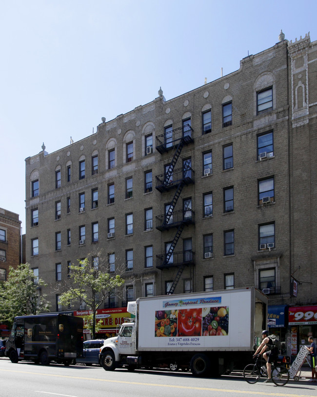 4141-4149 Broadway in New York, NY - Foto de edificio - Building Photo