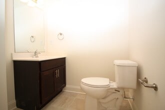 23 Waterford Ave in Latham, NY - Building Photo - Building Photo