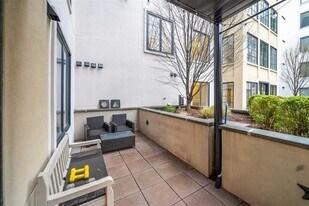 501 9th St in Hoboken, NJ - Building Photo