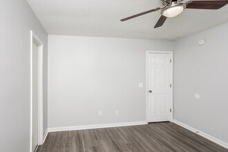 612 Summerhill Dr in Columbia, SC - Building Photo - Building Photo