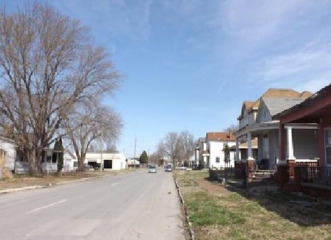 property at 2221 S 9th St