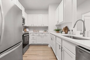 Bell Avalon Park in Orlando, FL - Building Photo