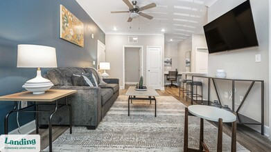 195 N Creek Dr in Summerville, SC - Foto de edificio - Building Photo