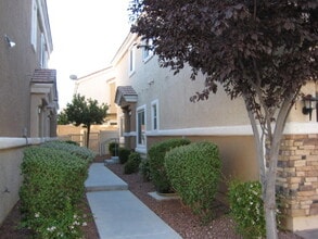 8799 Horizon Wind Ave in Las Vegas, NV - Building Photo - Building Photo