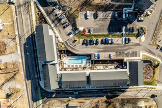 High View Cottages & Flats in Nashville, TN - Foto de edificio - Building Photo