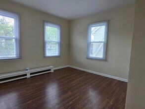 111-10 204th St in Queens, NY - Building Photo - Building Photo
