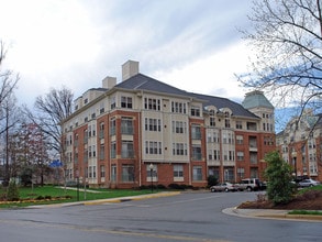 Stratford Condominiums in Reston, VA - Building Photo - Building Photo