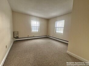 11 Brattle Dr, Unit 5 in Arlington, MA - Building Photo - Building Photo