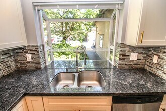 20901 Cypress Way in Lynnwood, WA - Building Photo - Building Photo