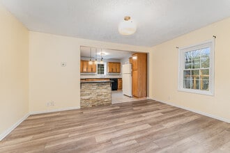 7831 Summerfield Rd in Summerfield, NC - Building Photo - Building Photo