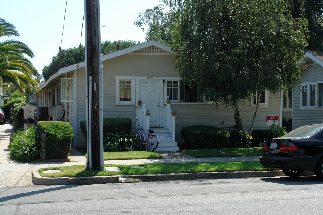 1619 Bath St in Santa Barbara, CA - Foto de edificio