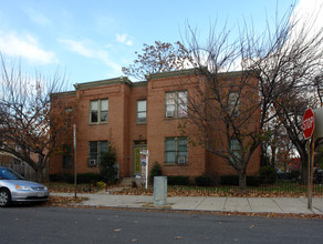 1226 F St NE in Washington, DC - Building Photo - Building Photo