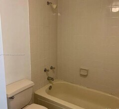8670 SW 212th St in Cutler Bay, FL - Building Photo - Building Photo