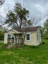 2757 W Walnut St in Springfield, MO - Building Photo - Building Photo