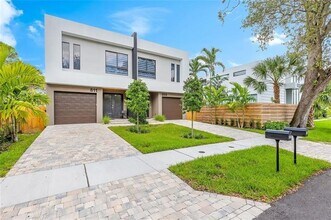 811 SW 10th Terrace in Fort Lauderdale, FL - Building Photo - Building Photo