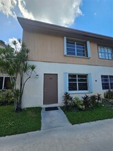 7569 W Sunrise Blvd, Unit 1 in Plantation, FL - Building Photo - Building Photo