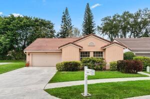 10001 Country Brook Rd in Boca Raton, FL - Building Photo