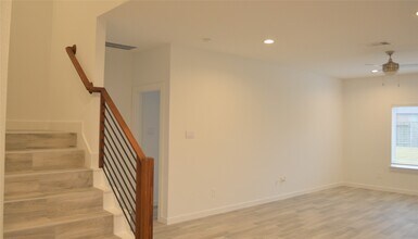 10313 Cascade Range Ln in Shenandoah, TX - Building Photo - Building Photo