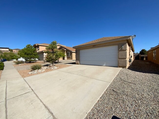 7615 Prairie Falcon Ave NW in Albuquerque, NM - Building Photo - Building Photo