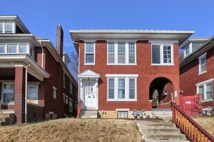 2038 Market in Harrisburg, PA - Building Photo