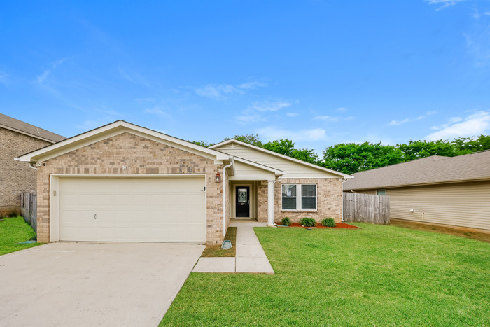 197 Bermuda Lakes Dr in Meridianville, AL - Building Photo