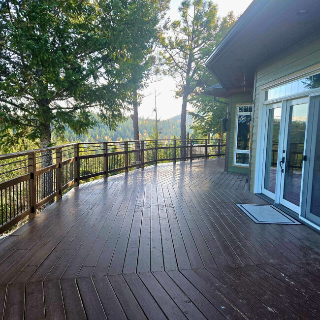 319 Shelter Valley Dr in Kalispell, MT - Foto de edificio - Building Photo