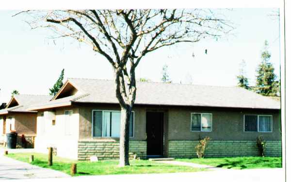 209-211 N Riverside Dr in Modesto, CA - Building Photo - Building Photo